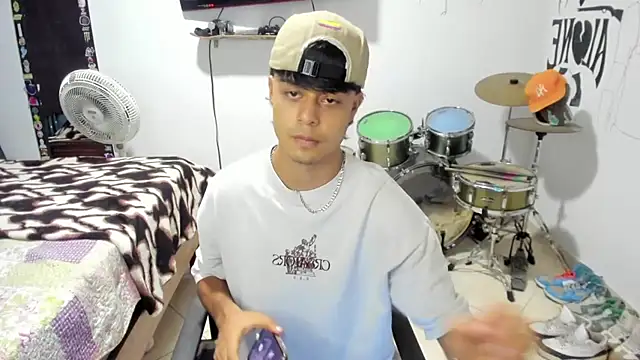 Zack falcon online show from November 2025 02:59:02 AM