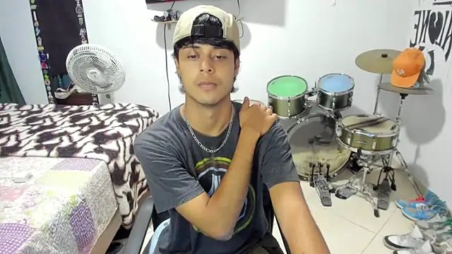 Zack falcon online show from November 2025 04:40:02 AM