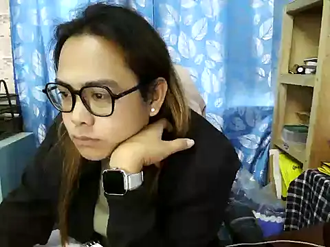 Snapshot of Your_PrettyGirlxxx chatting on May 2026 02:43:01 AM Your PrettyGirlxxx online show from May 2026 02:43:01 AM