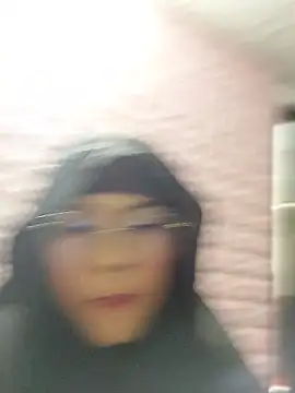 Snapshot of Hana___ chatting on May 2026 09:45:01 PM Hana online show from May 2026 09:45:01 PM