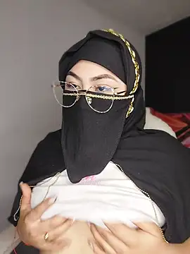 Hana    online show from March 2026 12:44:02 AM