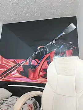 Hana    online show from April 2026 10:57:02 PM