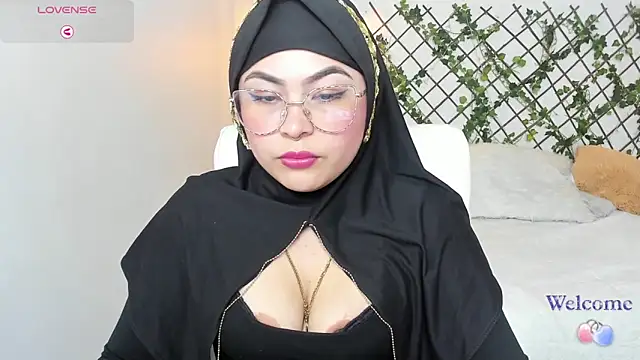 Hana    online show from February 2026 12:32:02 AM