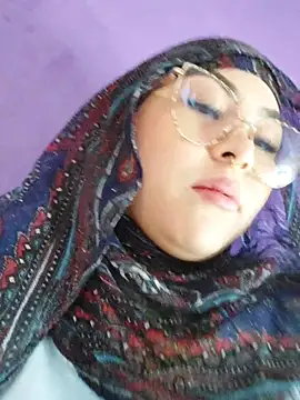 Snapshot of Hana___ chatting on April 2026 09:28:01 PM Hana online show from April 2026 09:28:01 PM