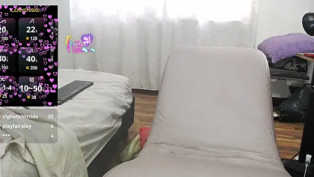 Kittywhiteass online show from March 2026 08:43:02 PM