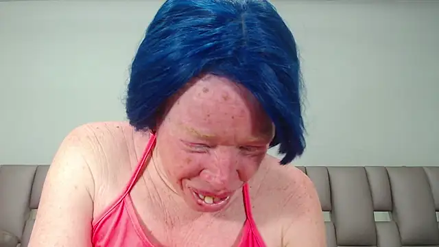 Kittywhiteass online show from September 2025 12:50:01 AM