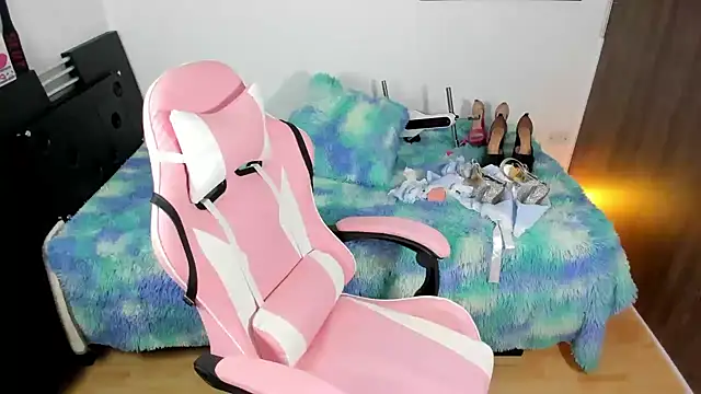 Snapshot of queenramoona-hot chatting on October 2025 03:05:02 AM queenramoona-hot online show from October 2025 03:05:02 AM