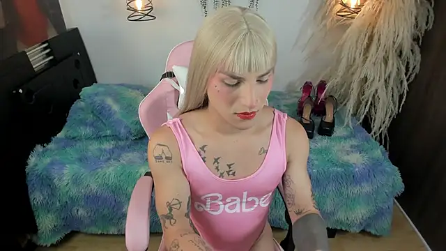 Snapshot of queenramoona-hot chatting on June 2026 08:04:01 PM queenramoona-hot online show from June 2026 08:04:01 PM