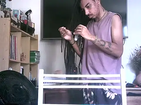 Snapshot of DarkSlim666 chatting on January 2026 01:18:02 PM DarkSlim666 online show from January 2026 01:18:02 PM