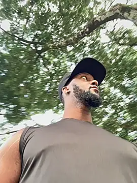 Snapshot of blackdrey18 chatting on December 2025 02:40:01 PM blackdrey18 online show from December 2025 02:40:01 PM