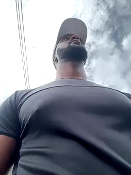 Snapshot of blackdrey18 chatting on November 2025 04:32:01 PM blackdrey18 online show from November 2025 04:32:01 PM