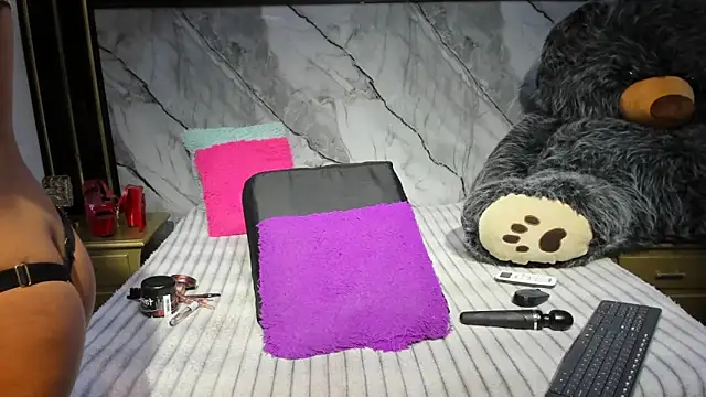 Niyirey1 online show from November 2025 12:38:01 PM