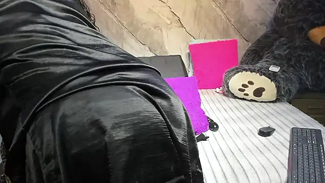 Niyirey1 online show from March 2026 12:38:01 PM