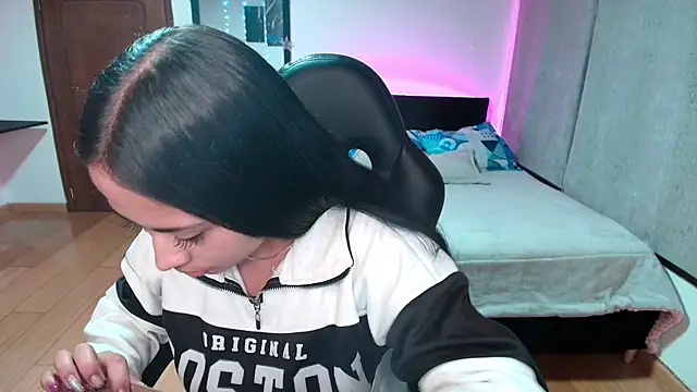 yesie hot online show from January 2025 12:39:02 AM