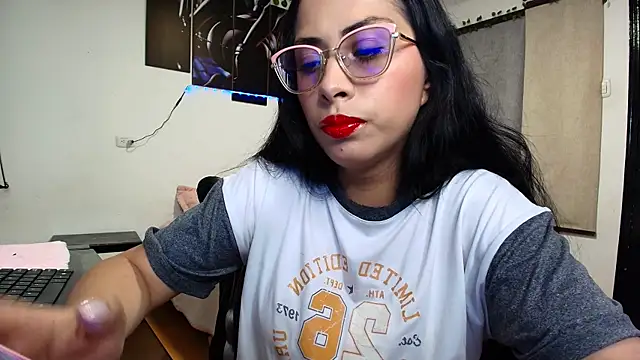 Snapshot of yesie_hot chatting on June 2026 01:25:02 AM yesie hot online show from June 2026 01:25:02 AM