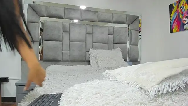 Candy And Andy  online show from April 2026 03:07:02 AM