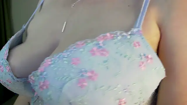 Snapshot of PetersEmily chatting on March 2025 09:34:01 PM PetersEmily online show from March 2025 09:34:01 PM