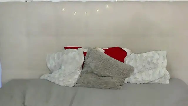 Snapshot of PetersEmily chatting on February 2025 09:04:01 PM PetersEmily online show from February 2025 09:04:01 PM