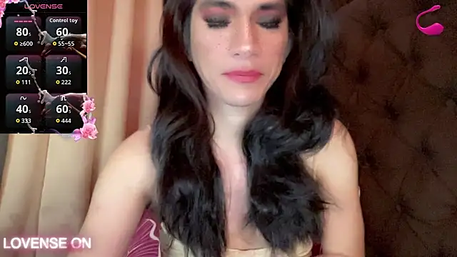 Snapshot of QUEEN_LILITH chatting on May 2026 07:32:01 AM QUEEN LILITH online show from May 2026 07:32:01 AM