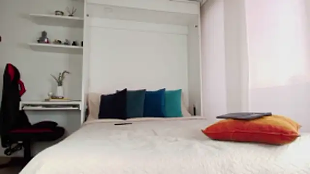 Robyn Miller online show from October 2025 10:32:02 PM