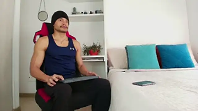 Robyn Miller online show from November 2025 07:28:01 PM