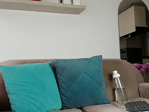 Robyn Miller online show from November 2025 07:46:01 PM