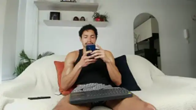 Robyn Miller online show from October 2025 06:18:02 PM