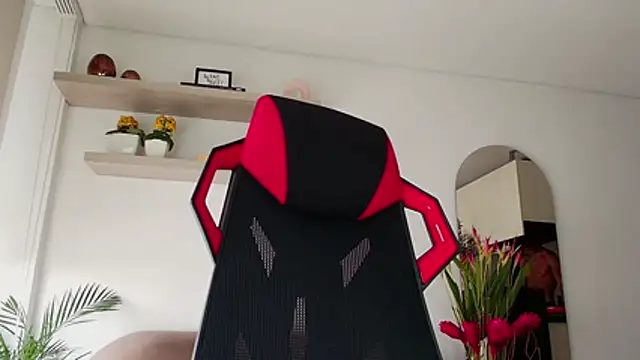 Robyn Miller online show from November 2025 04:11:01 PM