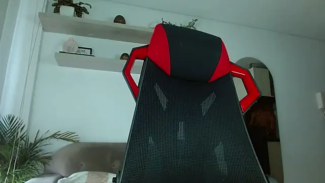 Robyn Miller online show from September 2025 12:32:02 PM