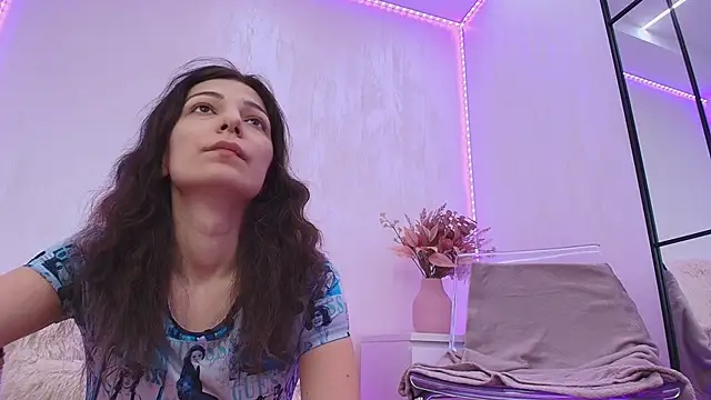 Anna Lewis online show from April 2026 06:59:01 AM