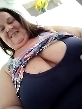 Yaya Mineira online show from September 2025 07:04:01 PM