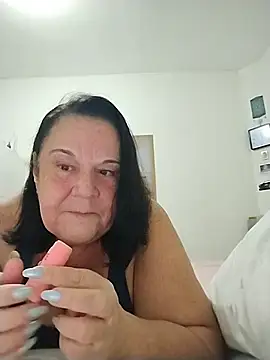 Snapshot of Yaya_Mineira chatting on May 2026 01:03:01 AM Yaya Mineira online show from May 2026 01:03:01 AM