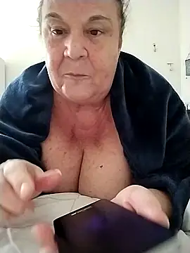 Yaya Mineira online show from October 2025 01:30:01 PM