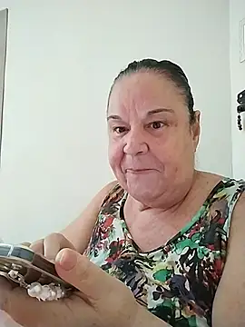 Snapshot of Yaya_Mineira chatting on April 2026 12:11:02 PM Yaya Mineira online show from April 2026 12:11:02 PM