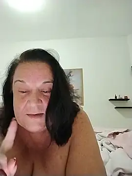 Snapshot of Yaya_Mineira chatting on May 2026 07:58:01 PM Yaya Mineira online show from May 2026 07:58:01 PM