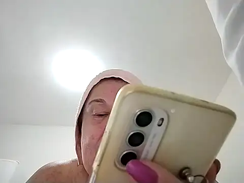 Yaya Mineira online show from October 2025 12:22:02 AM