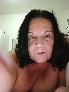 Snapshot of Yaya_Mineira chatting on May 2026 11:52:02 PM Yaya Mineira online show from May 2026 11:52:02 PM