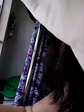 Yaya Mineira online show from April 2026 04:02:01 PM