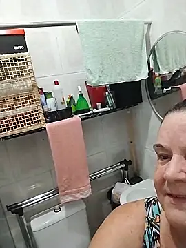 Snapshot of Yaya_Mineira chatting on May 2026 11:36:03 PM Yaya Mineira online show from May 2026 11:36:03 PM