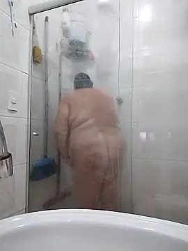 Yaya Mineira online show from April 2026 10:38:02 PM