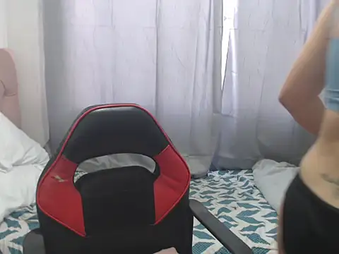 annie 21  online show from November 2025 02:43:02 PM