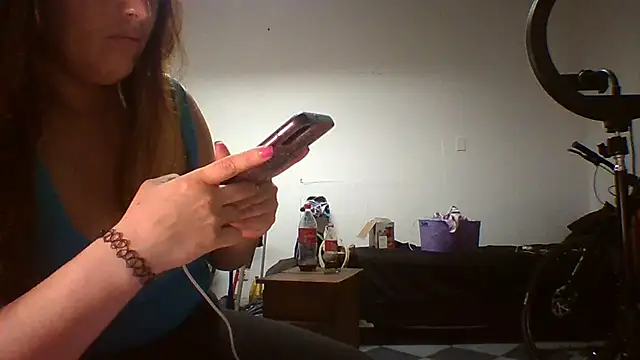 La pauli latina online show from December 2024 07:04:02 AM