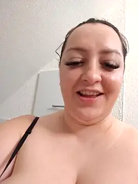 mihaelaa online show from April 2026 01:28:02 PM