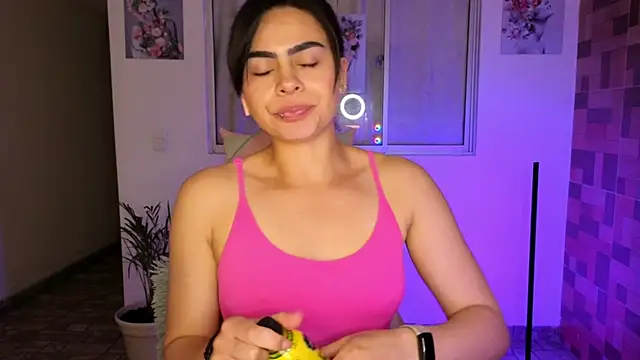 Snapshot of sexyladyy_ chatting on February 2025 05:13:02 AM sexyladyy online show from February 2025 05:13:02 AM