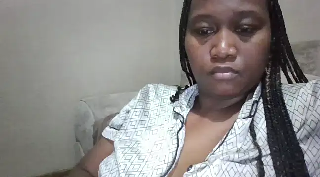 Snapshot of EbonySeductressx chatting on January 2025 08:35:01 PM EbonySeductressx online show from January 2025 08:35:01 PM