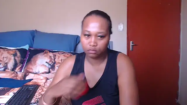 Snapshot of EbonySeductressx chatting on October 2025 01:12:02 PM EbonySeductressx online show from October 2025 01:12:02 PM