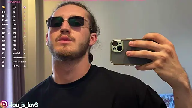 Snapshot of Louis_Karlos chatting on January 2026 04:05:02 AM Louis Karlos online show from January 2026 04:05:02 AM