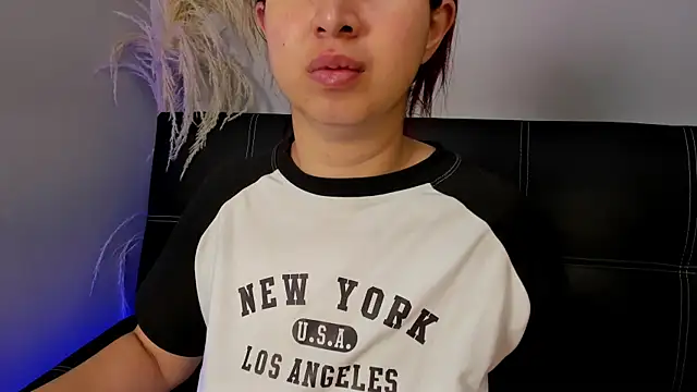 madelaine blosson online show from April 2026 10:27:01 AM