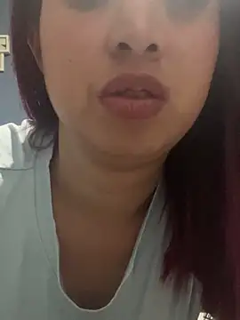 Snapshot of madelaine_blosson chatting on January 2025 03:20:01 AM madelaine blosson online show from January 2025 03:20:01 AM