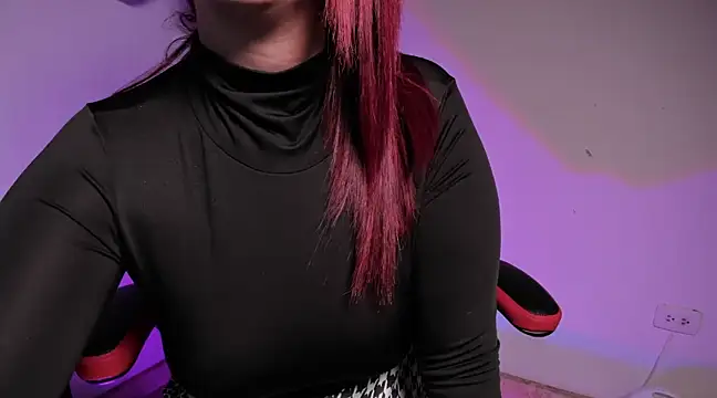Snapshot of madelaine_blosson chatting on February 2025 03:56:02 AM madelaine blosson online show from February 2025 03:56:02 AM